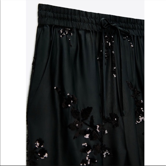 NWT_ZARA FW21 WOMAN SEQUINNED EMBROIDERED SET OF TOP+PANT_XS - Picture 10 of 11